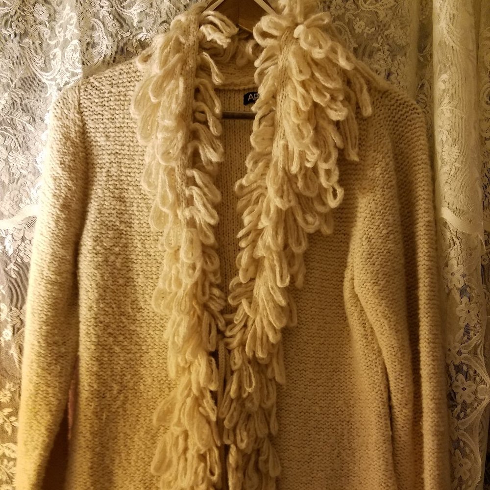 Apt. 9 Ivory Cream Knit Sweater with Ultra-Cool Boho Vibe!